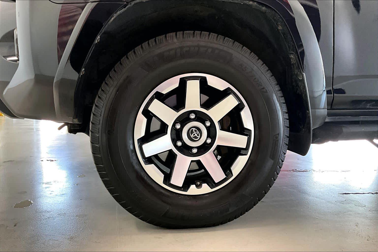 Thumbnail: 2019 Toyota 4Runner - 7