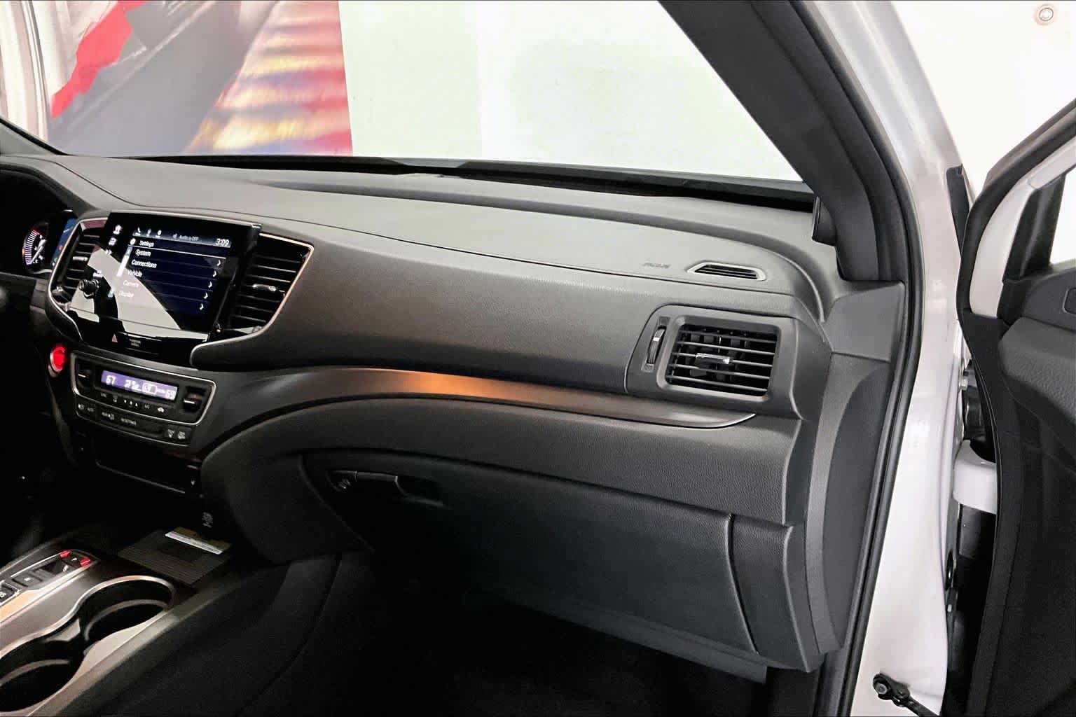 Thumbnail: 2022 Honda Passport - 21