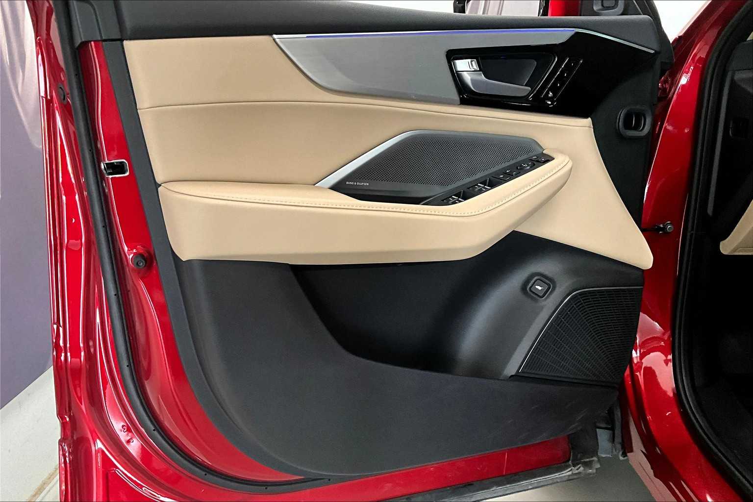 Thumbnail: 2025 Acura MDX - 25