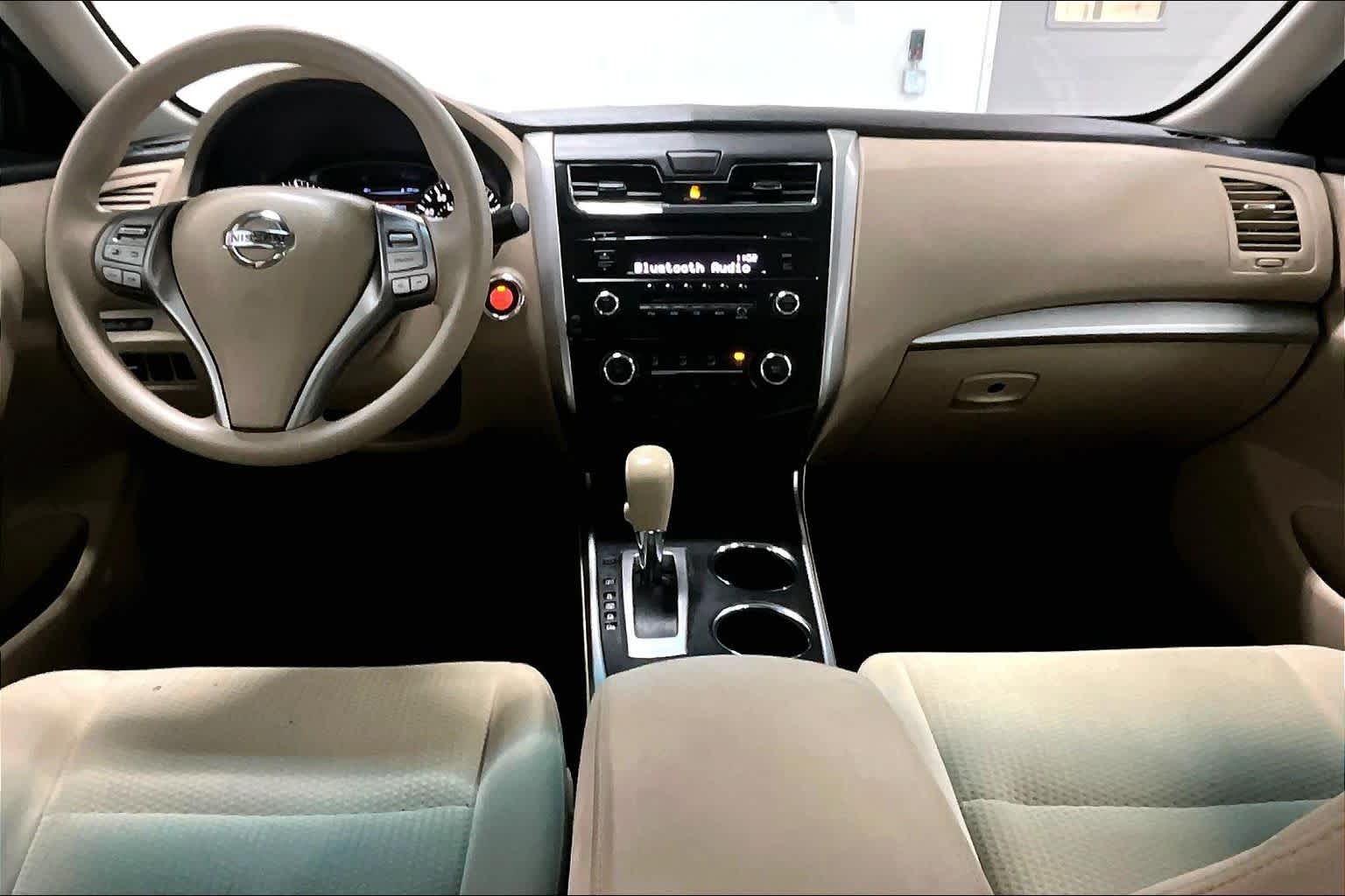 Thumbnail: 2015 Nissan Altima - 9