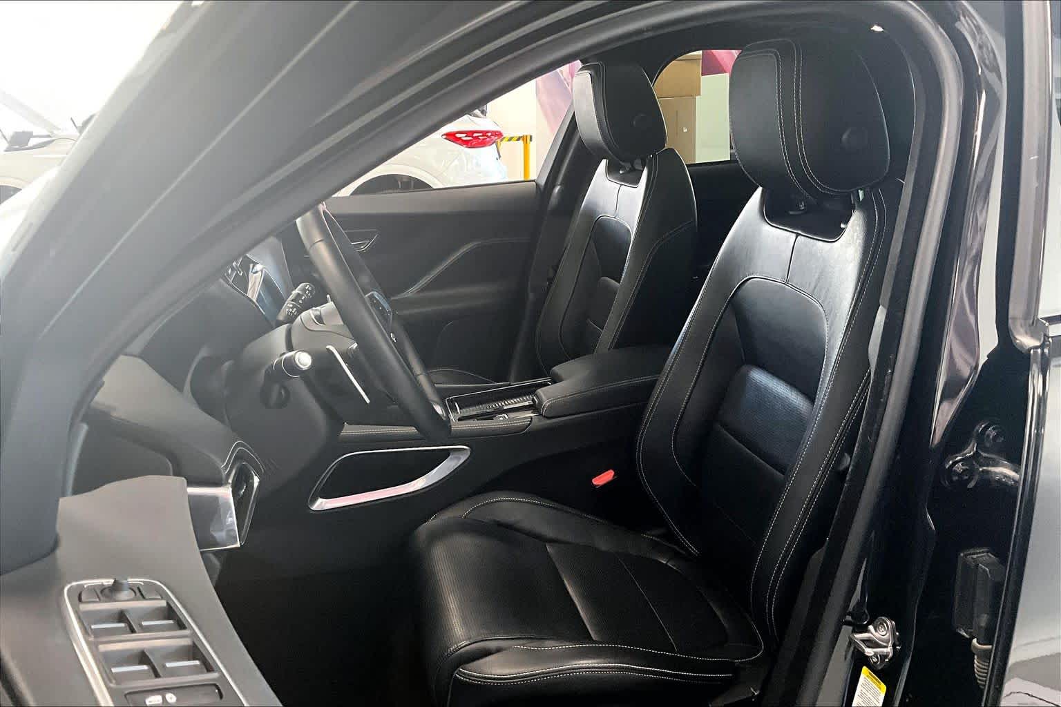 Thumbnail: 2020 Jaguar F-Pace - 9