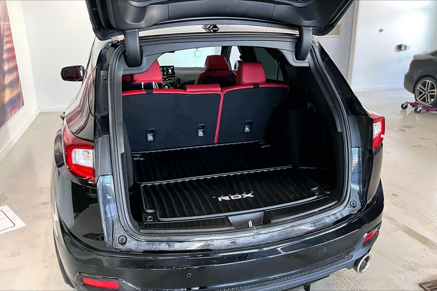 Thumbnail: 2025 Acura RDX - 17