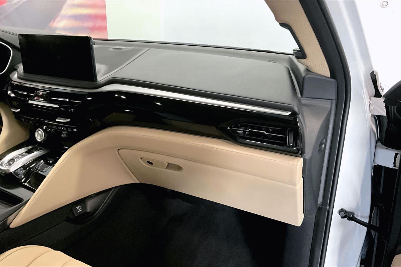 Thumbnail: 2025 Acura MDX - 20