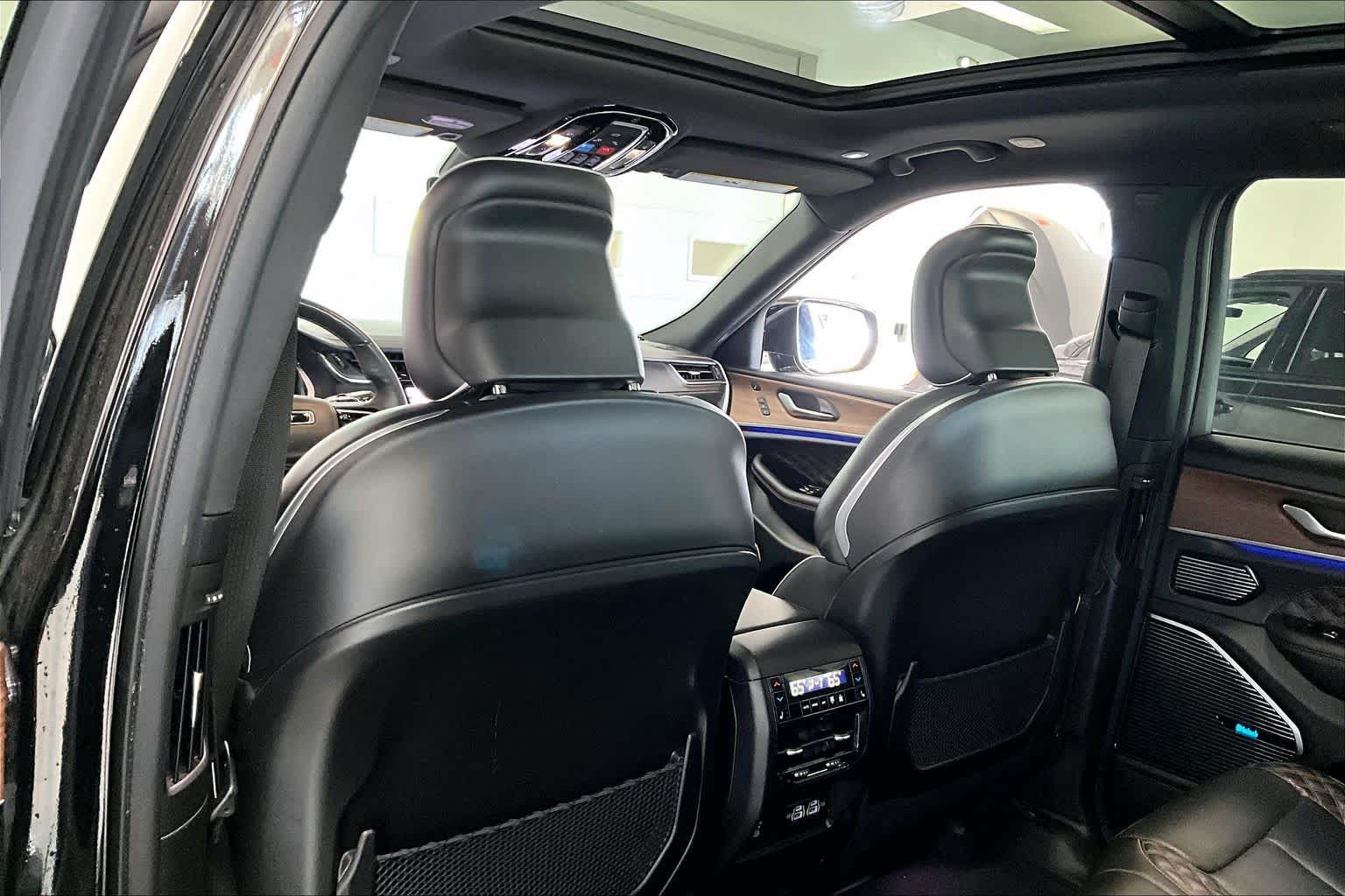 Thumbnail: 2022 Jeep Grand Cherokee - 10