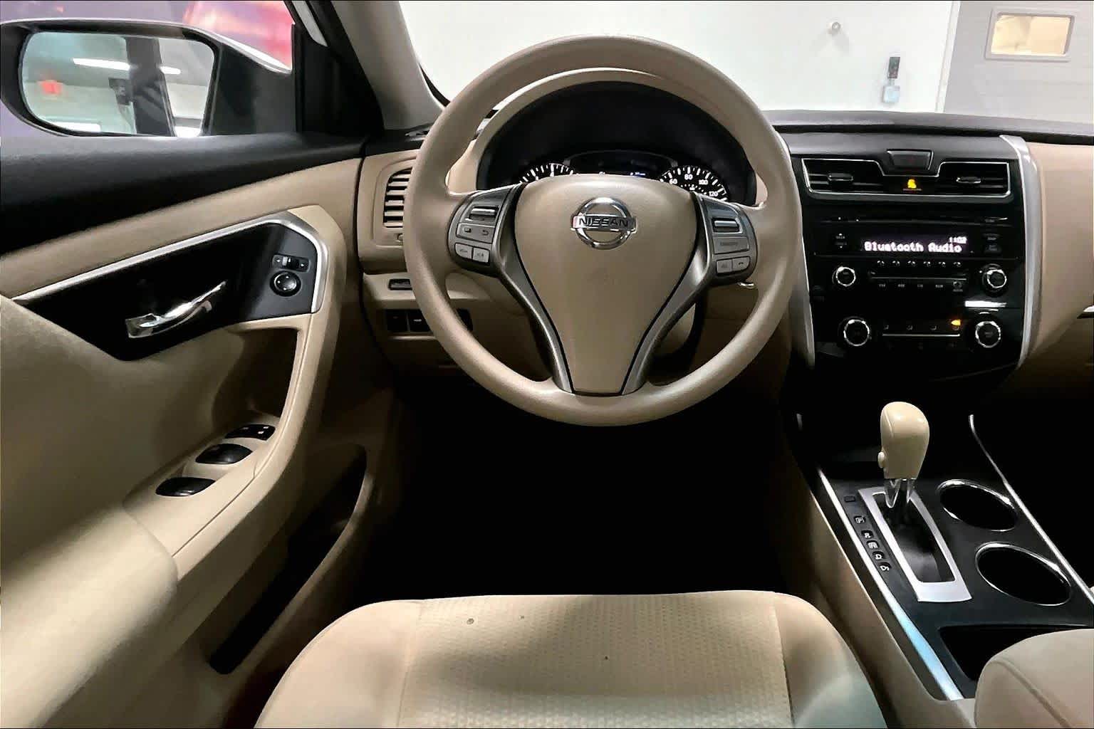 Thumbnail: 2015 Nissan Altima - 13