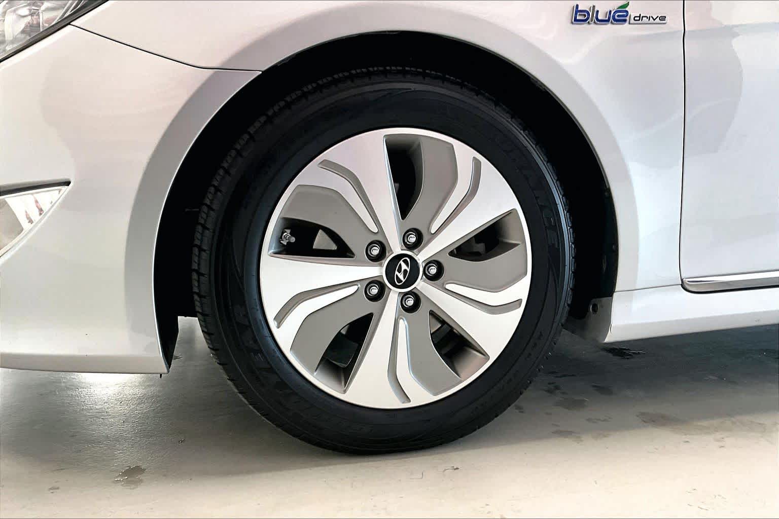 Thumbnail: 2013 Hyundai Sonata - 7