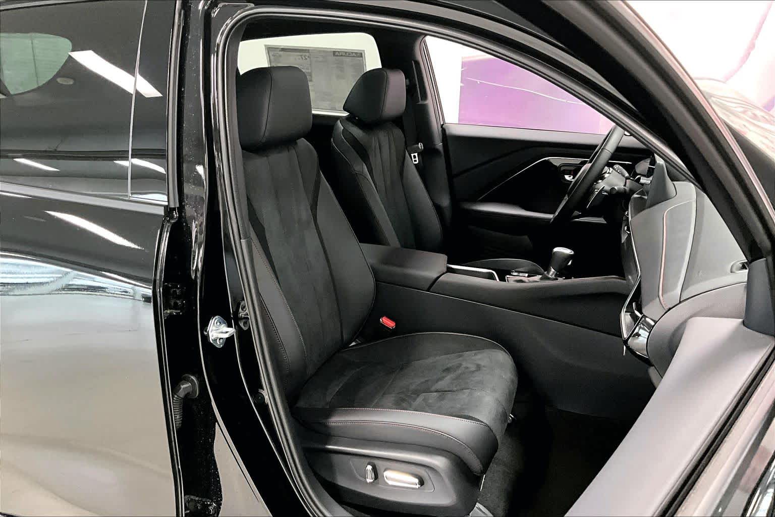 Thumbnail: 2025 Acura ADX - 13