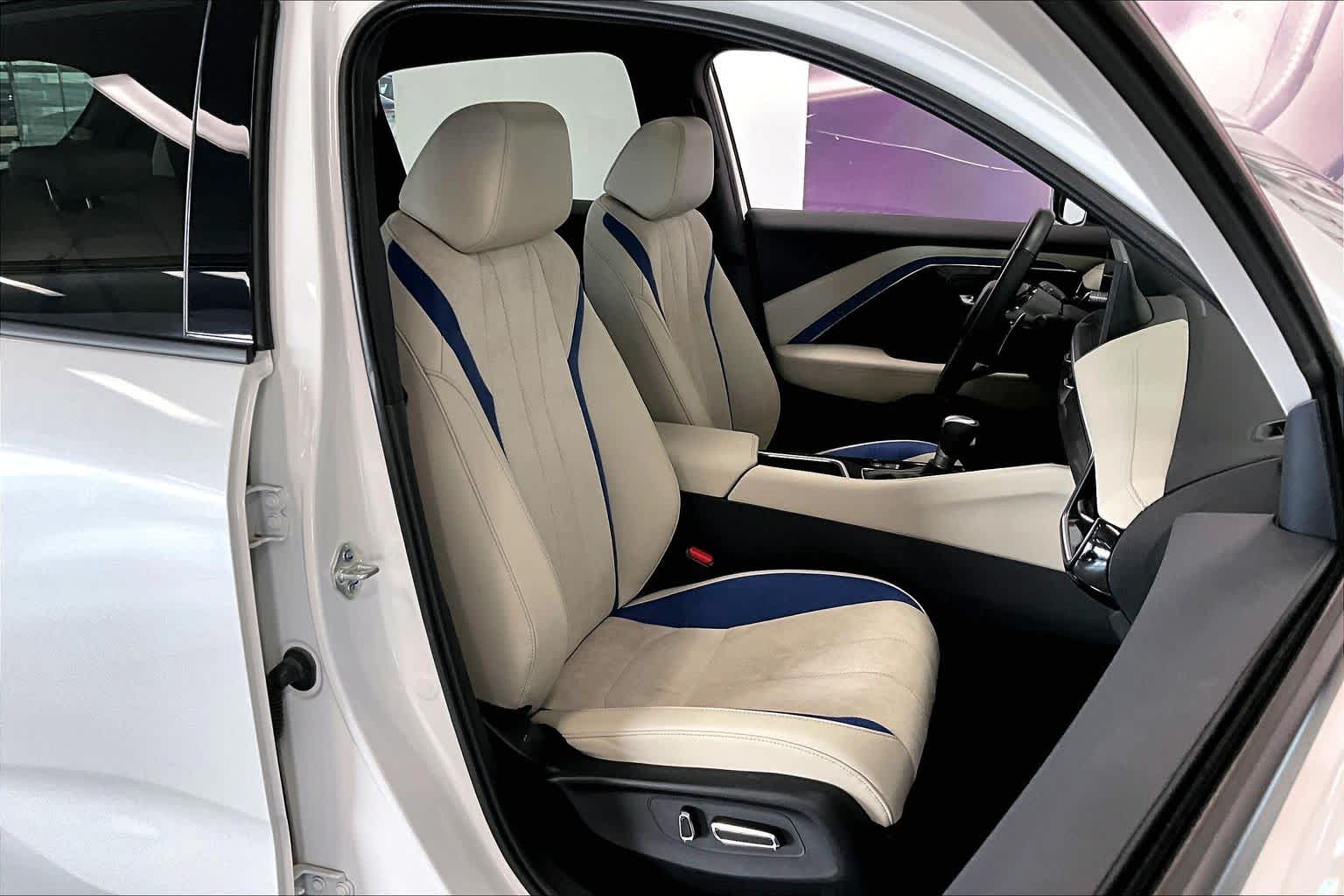 Thumbnail: 2025 Acura ADX - 12