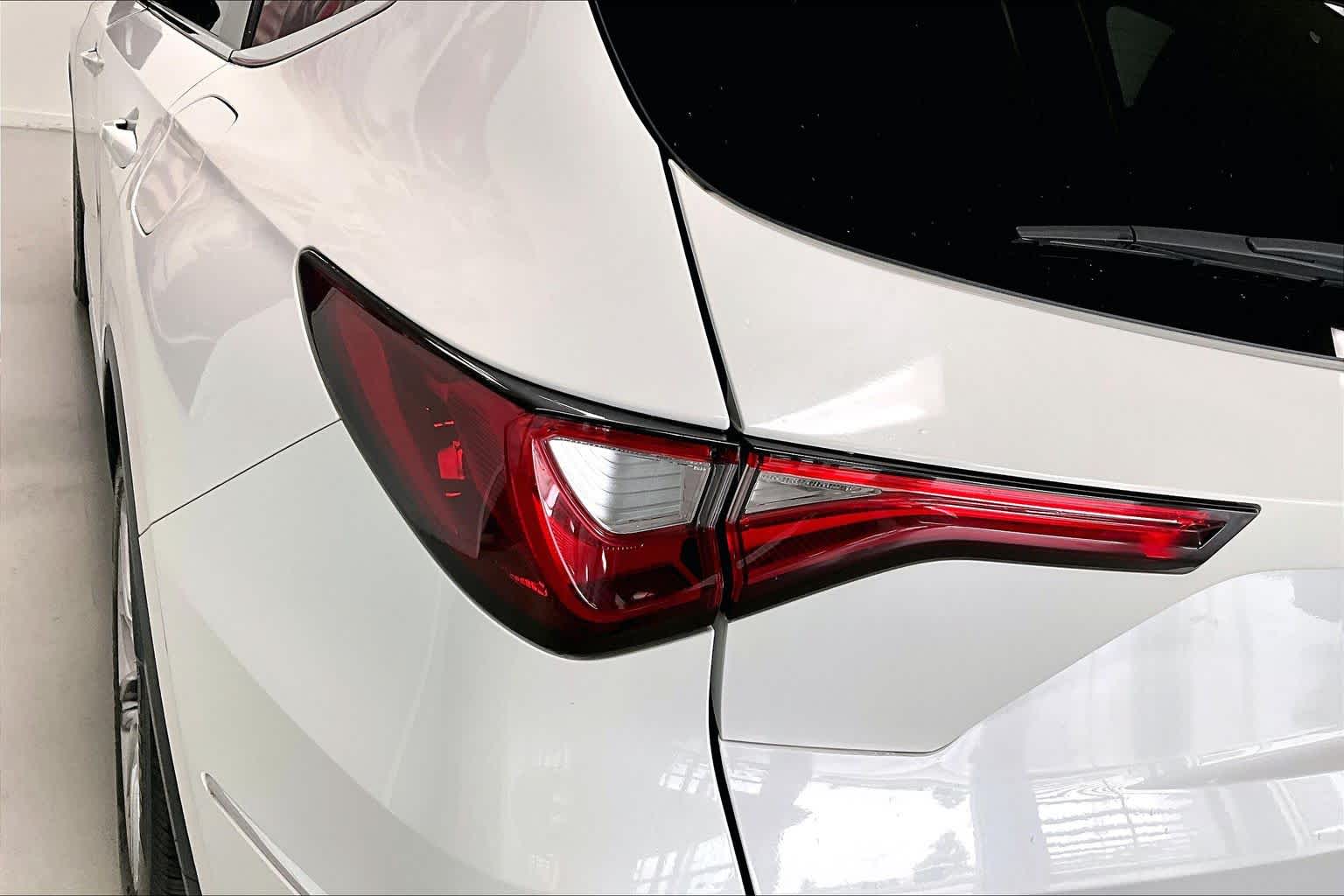 Thumbnail: 2022 Acura MDX - 28