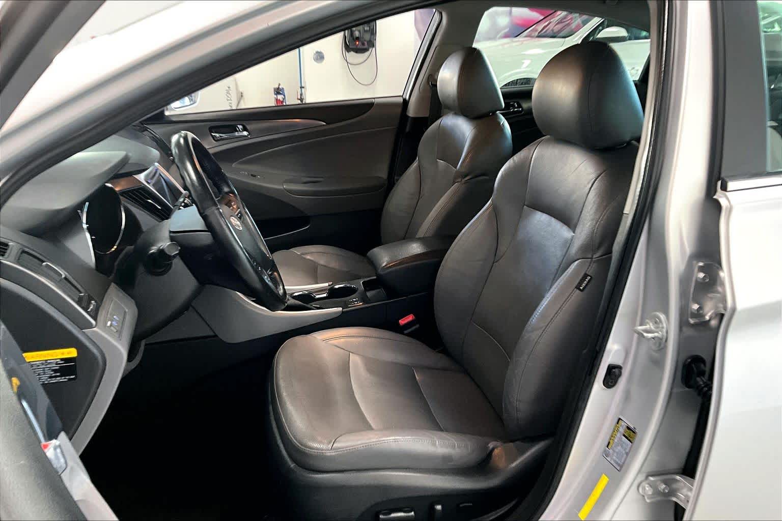 Thumbnail: 2013 Hyundai Sonata - 9