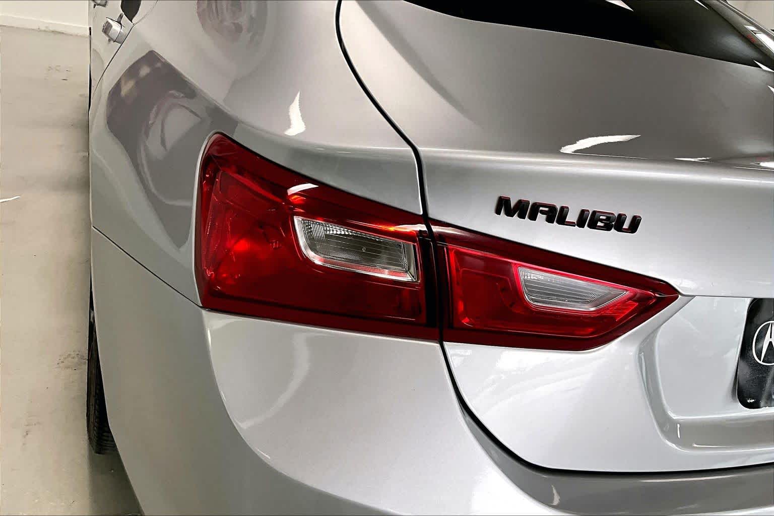 Thumbnail: 2018 Chevrolet Malibu - 30