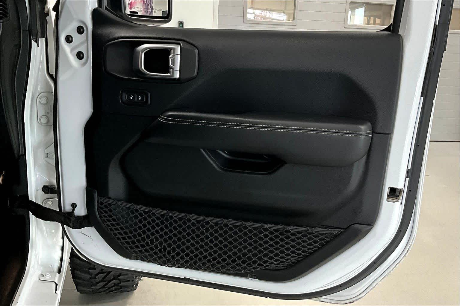 Thumbnail: 2018 Jeep Wrangler - 25