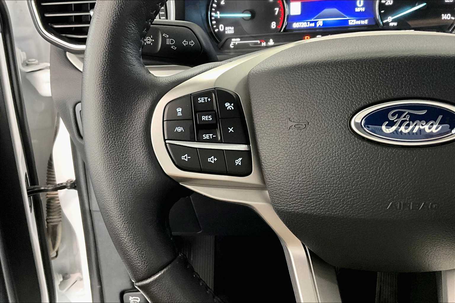 Thumbnail: 2021 Ford Explorer - 20