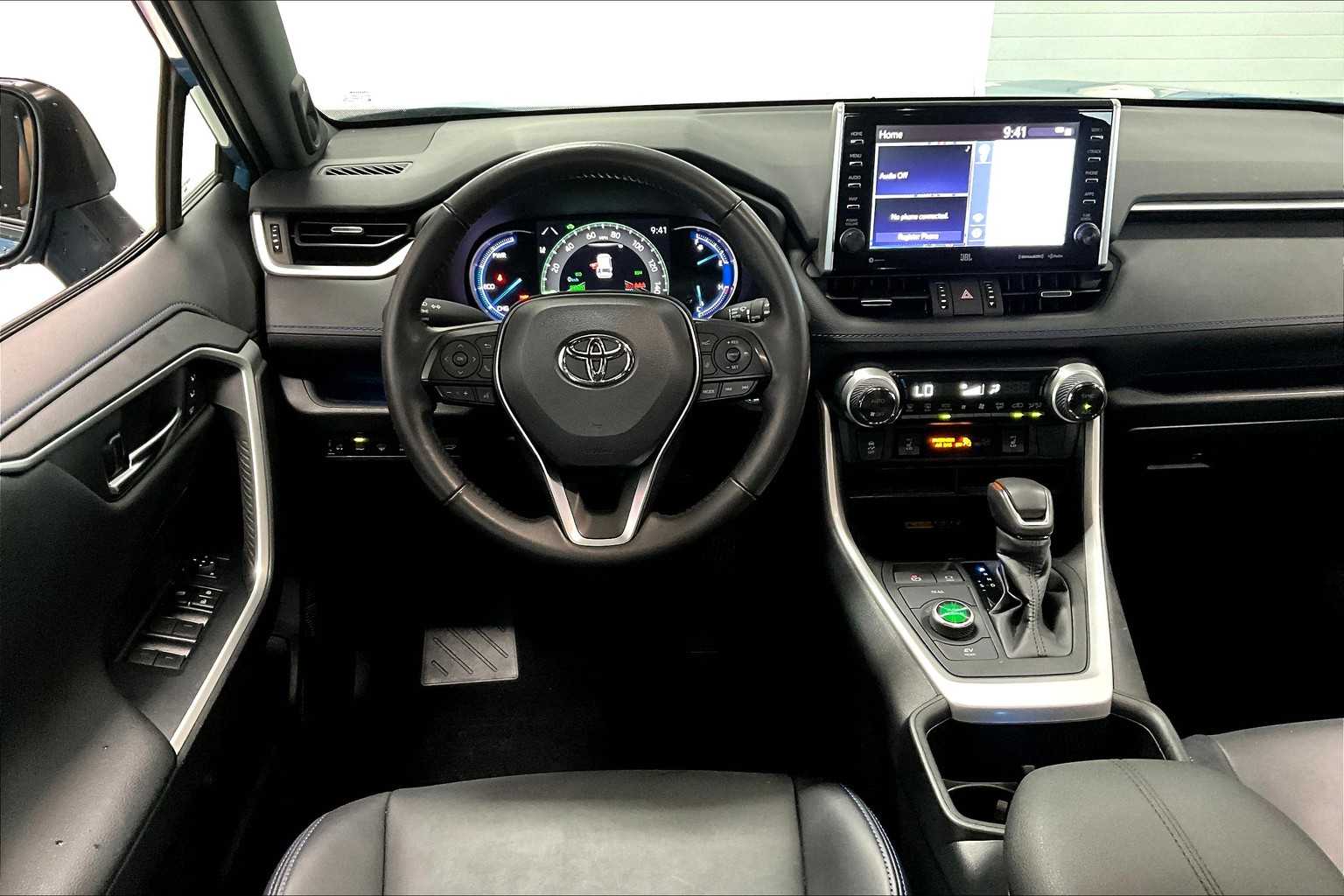 Thumbnail: 2022 Toyota RAV4 - 12