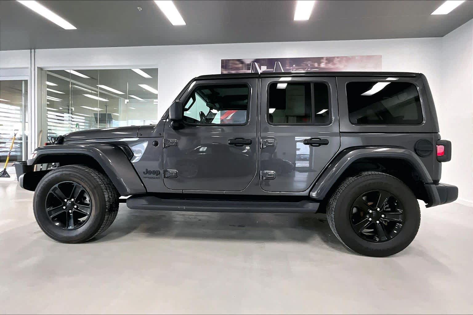 Thumbnail: 2020 Jeep Wrangler - 3