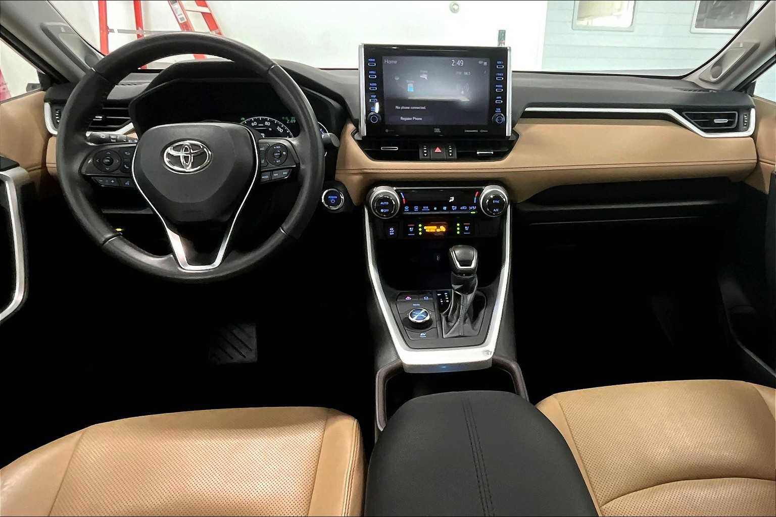 Thumbnail: 2022 Toyota RAV4 - 10