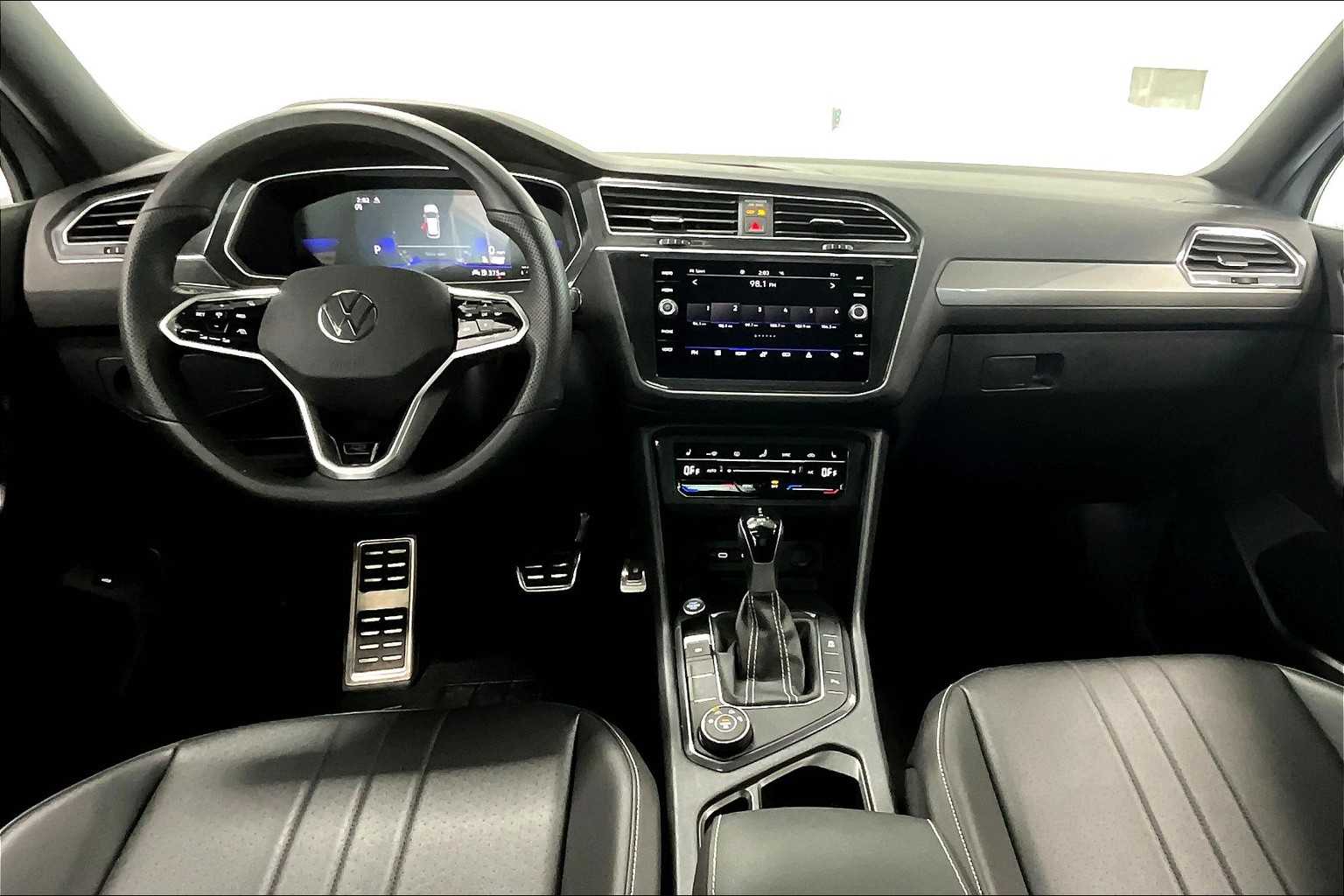 Thumbnail: 2024 Volkswagen Tiguan - 9