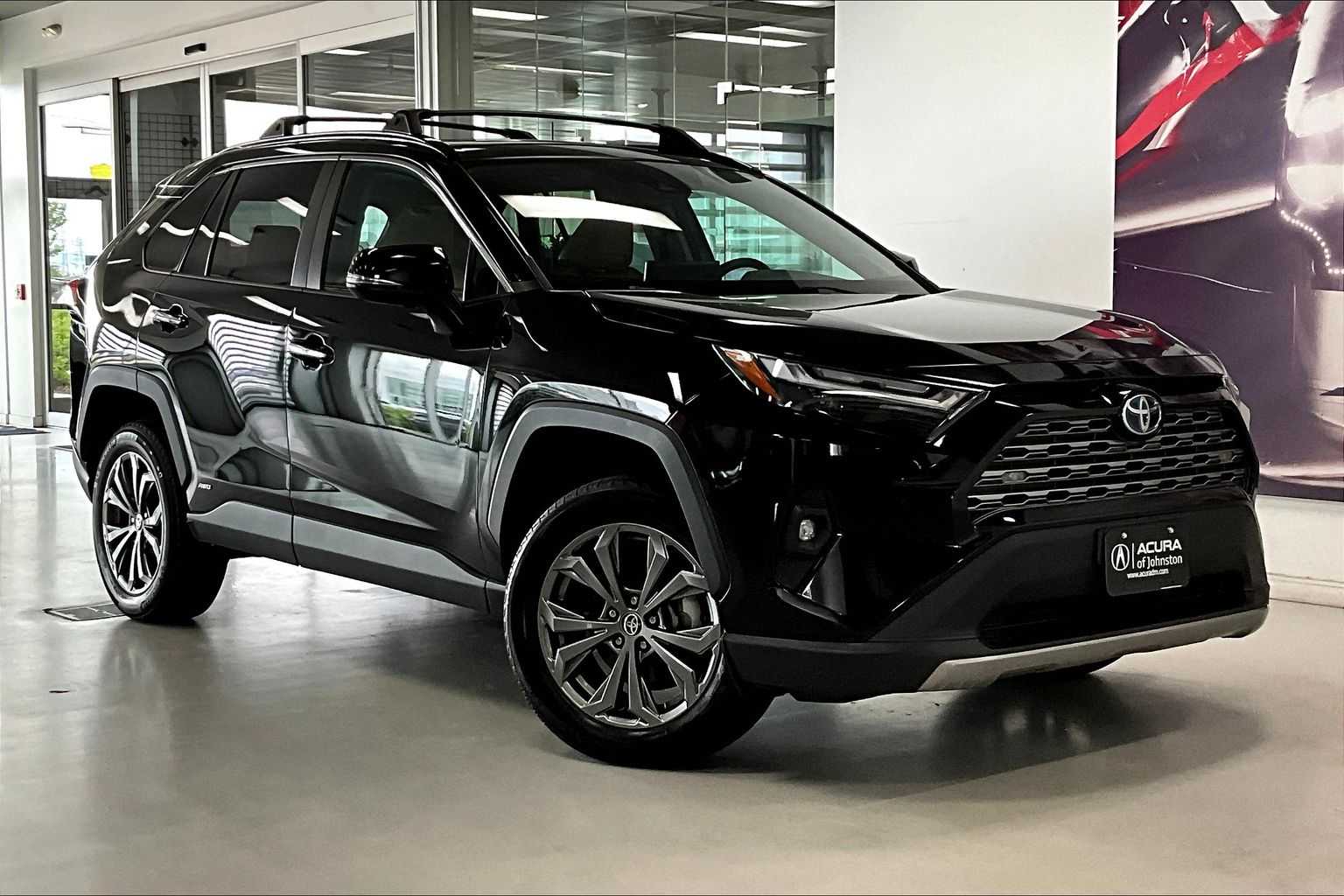 Thumbnail: 2022 Toyota RAV4 - 20