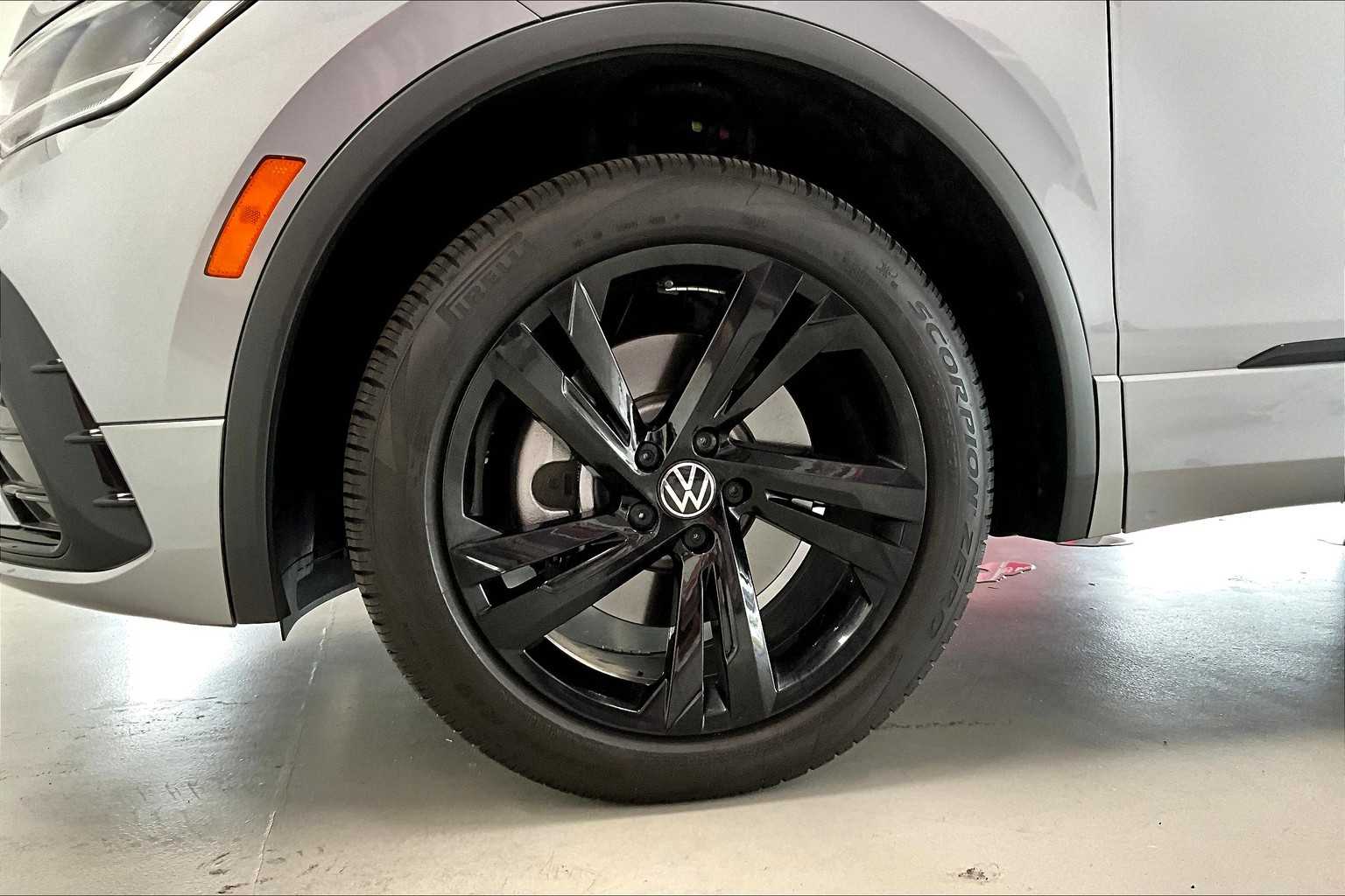 Thumbnail: 2024 Volkswagen Tiguan - 8