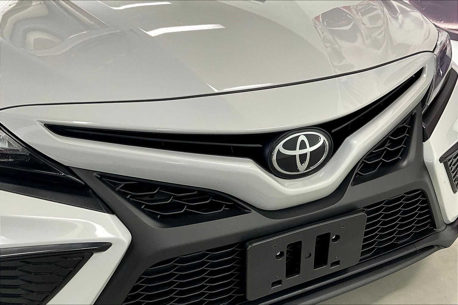 Thumbnail: 2023 Toyota Camry - 27