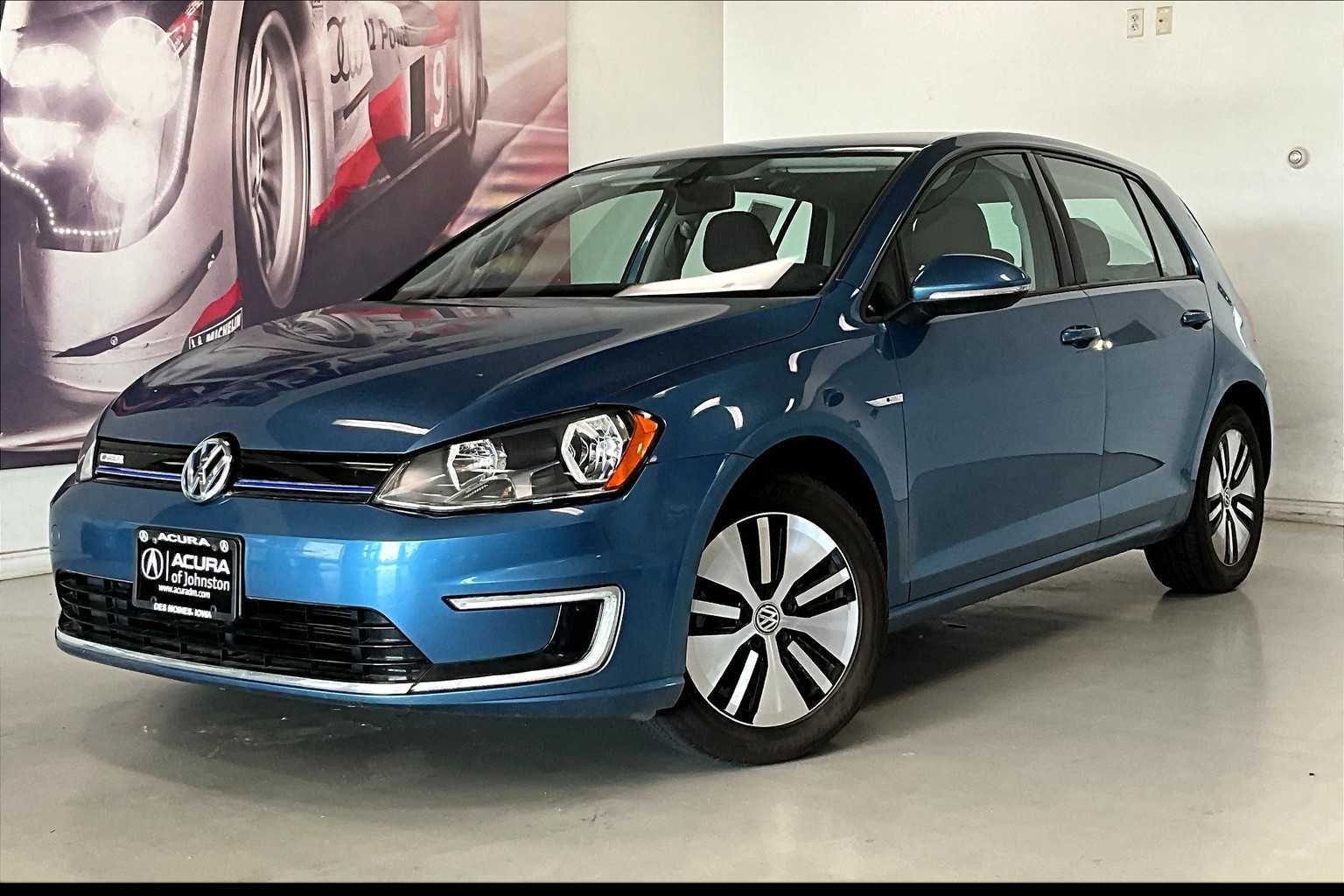 2016 Volkswagen e-Golf SE -
                  Johnston, IA