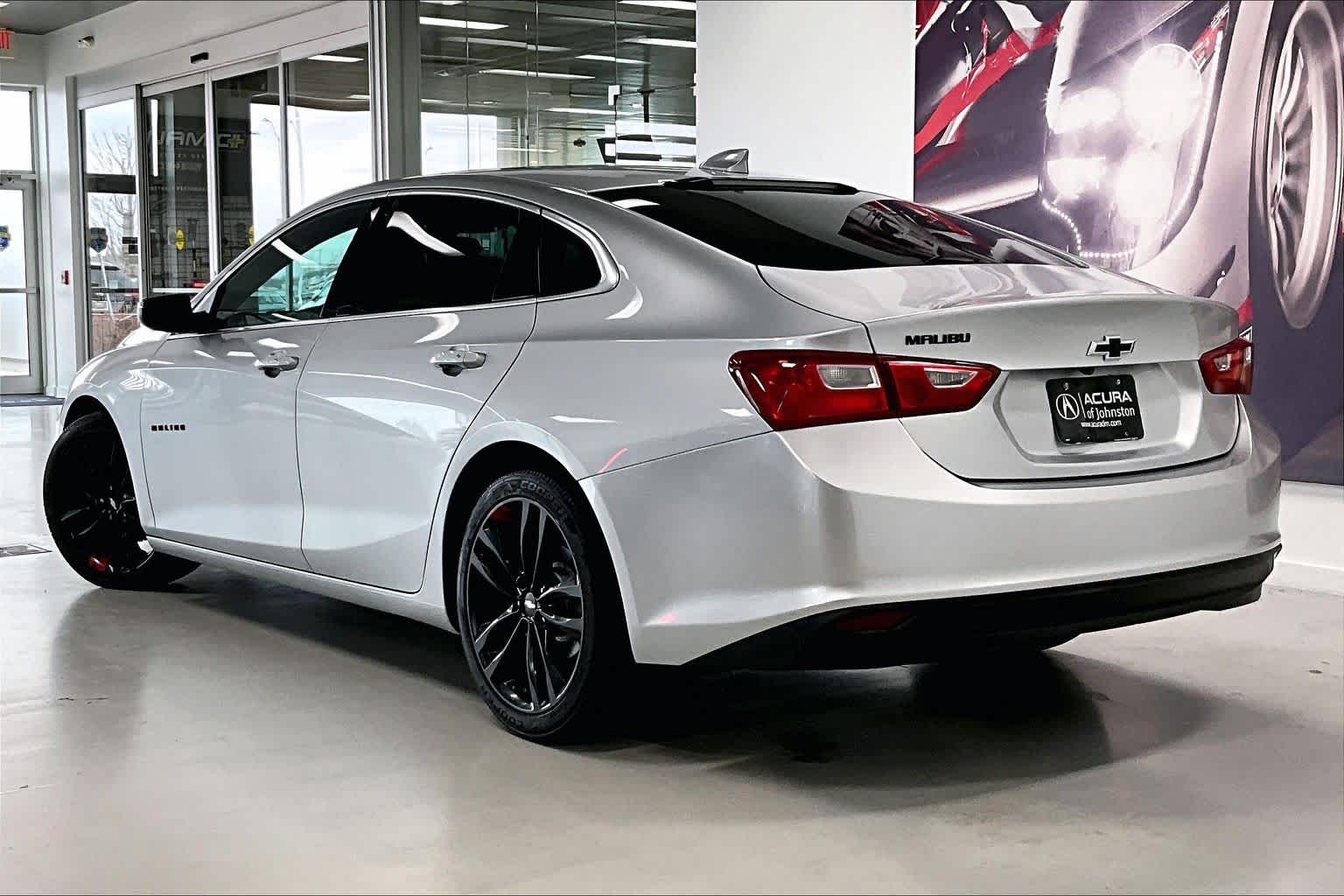 Thumbnail: 2018 Chevrolet Malibu - 4