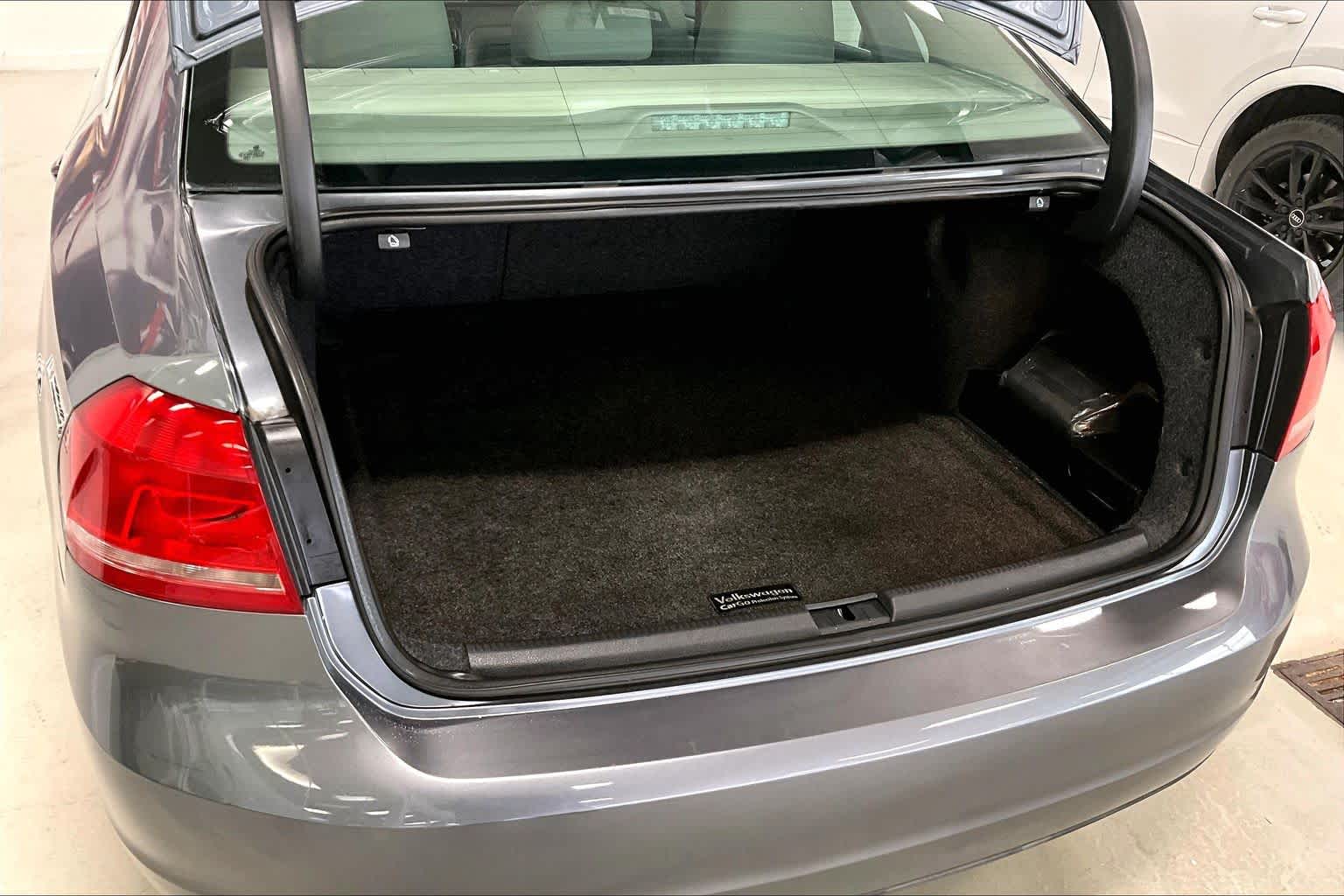 Thumbnail: 2014 Volkswagen Passat - 15