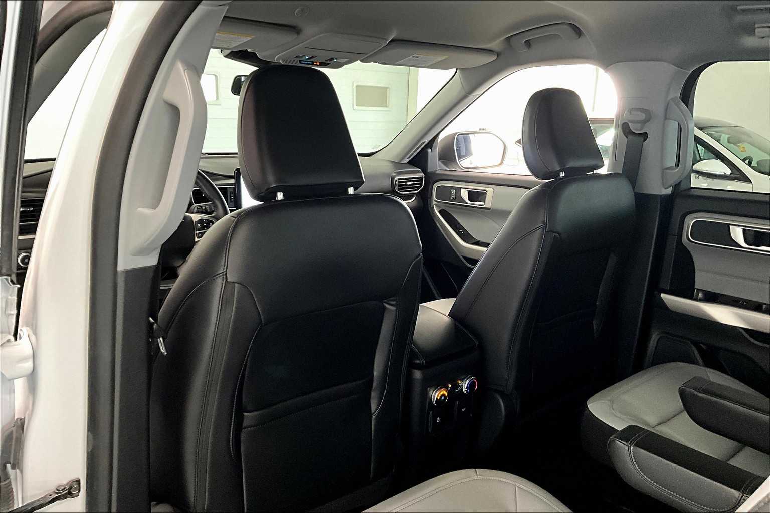 Thumbnail: 2021 Ford Explorer - 10