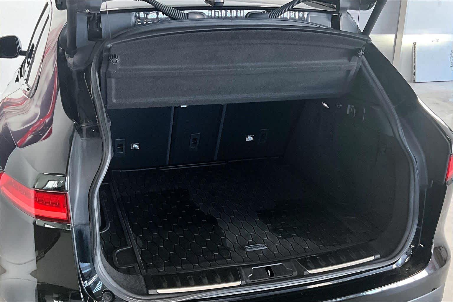 Thumbnail: 2020 Jaguar F-Pace - 16