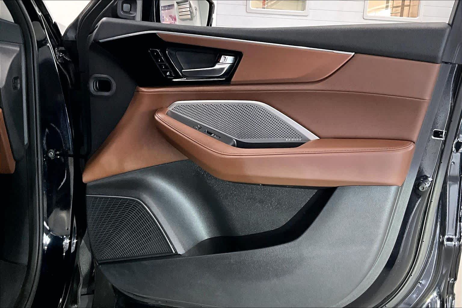 Thumbnail: 2023 Acura MDX - 25