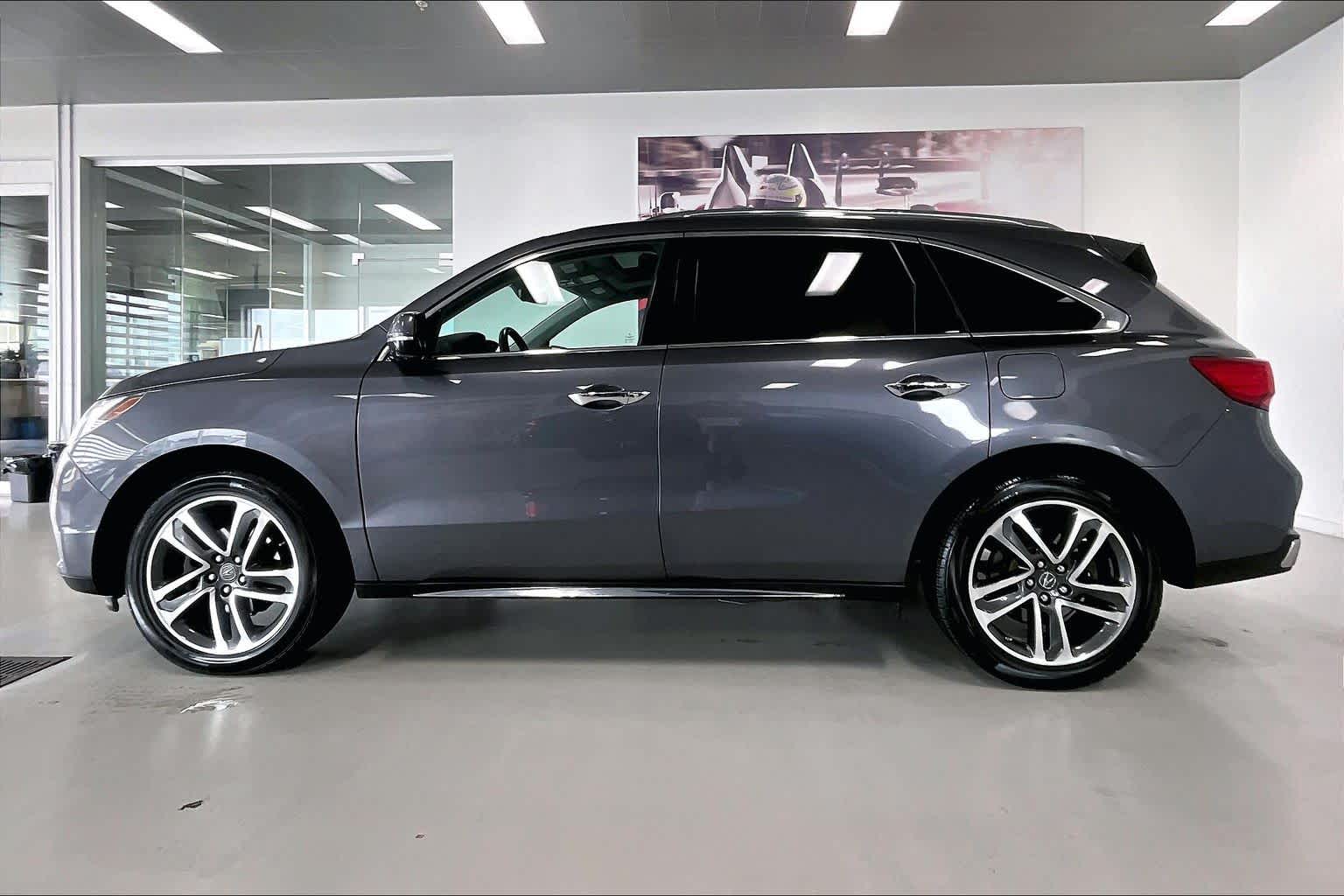 Thumbnail: 2017 Acura MDX - 3
