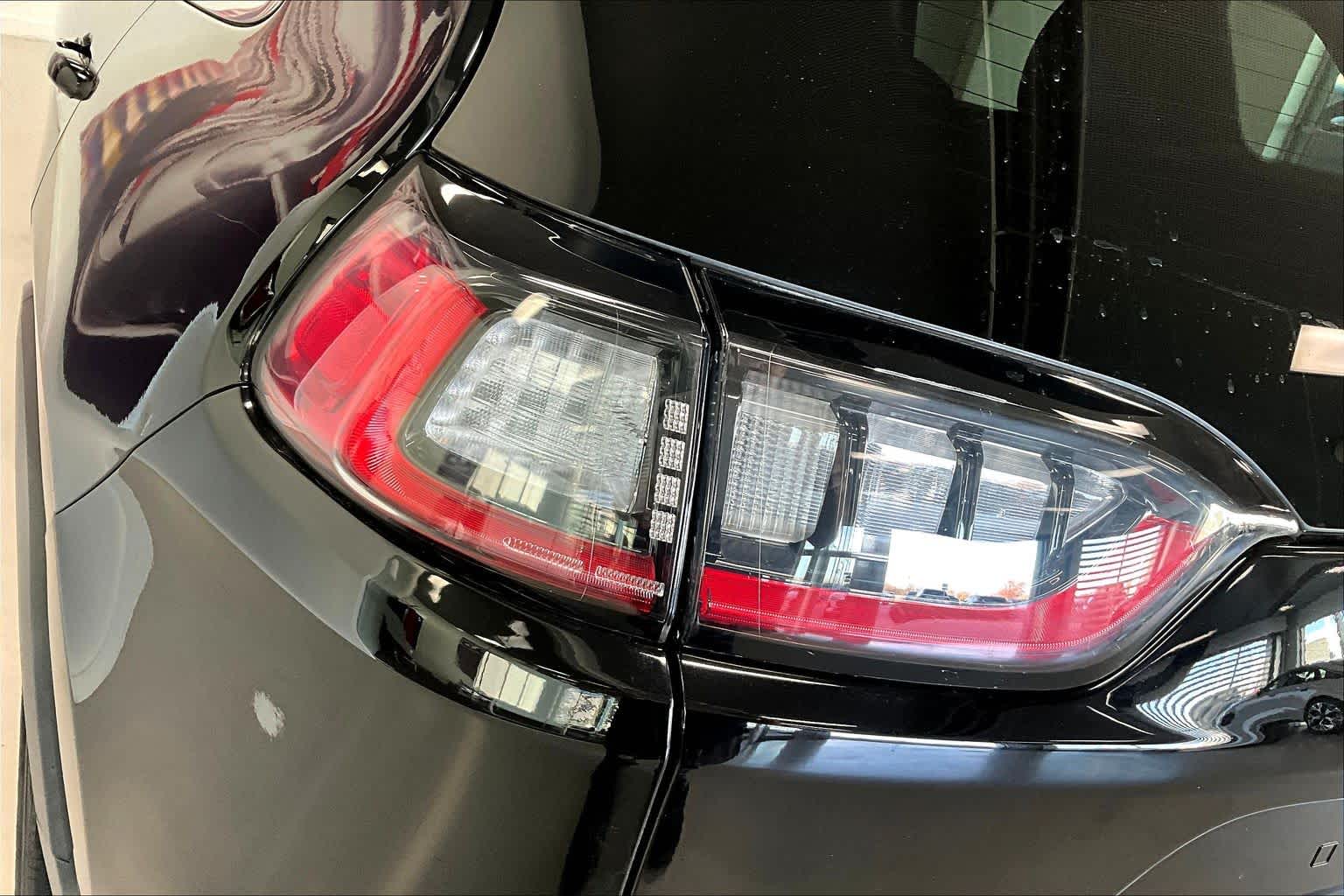 Thumbnail: 2020 Jeep Cherokee - 28