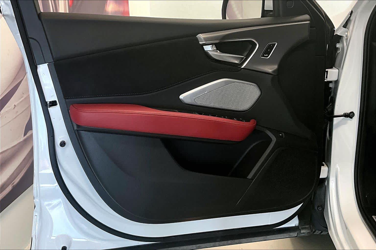 Thumbnail: 2024 Acura RDX - 25