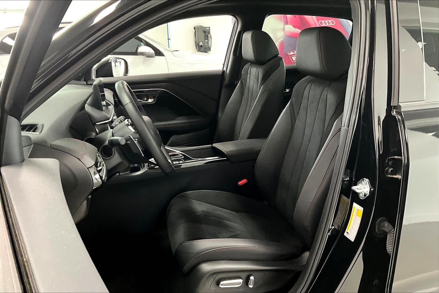 Thumbnail: 2025 Acura ADX - 10