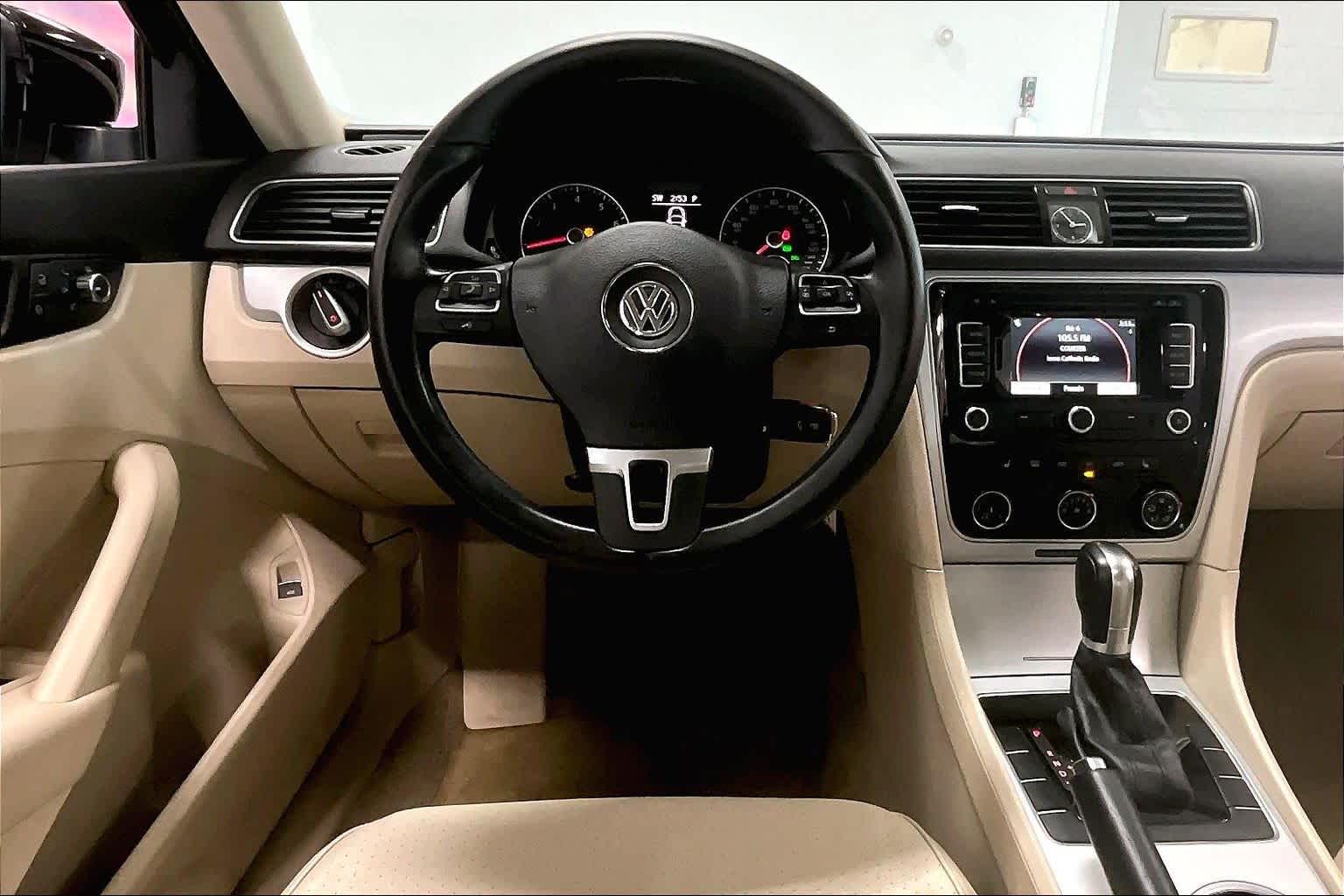 Thumbnail: 2013 Volkswagen Passat - 13