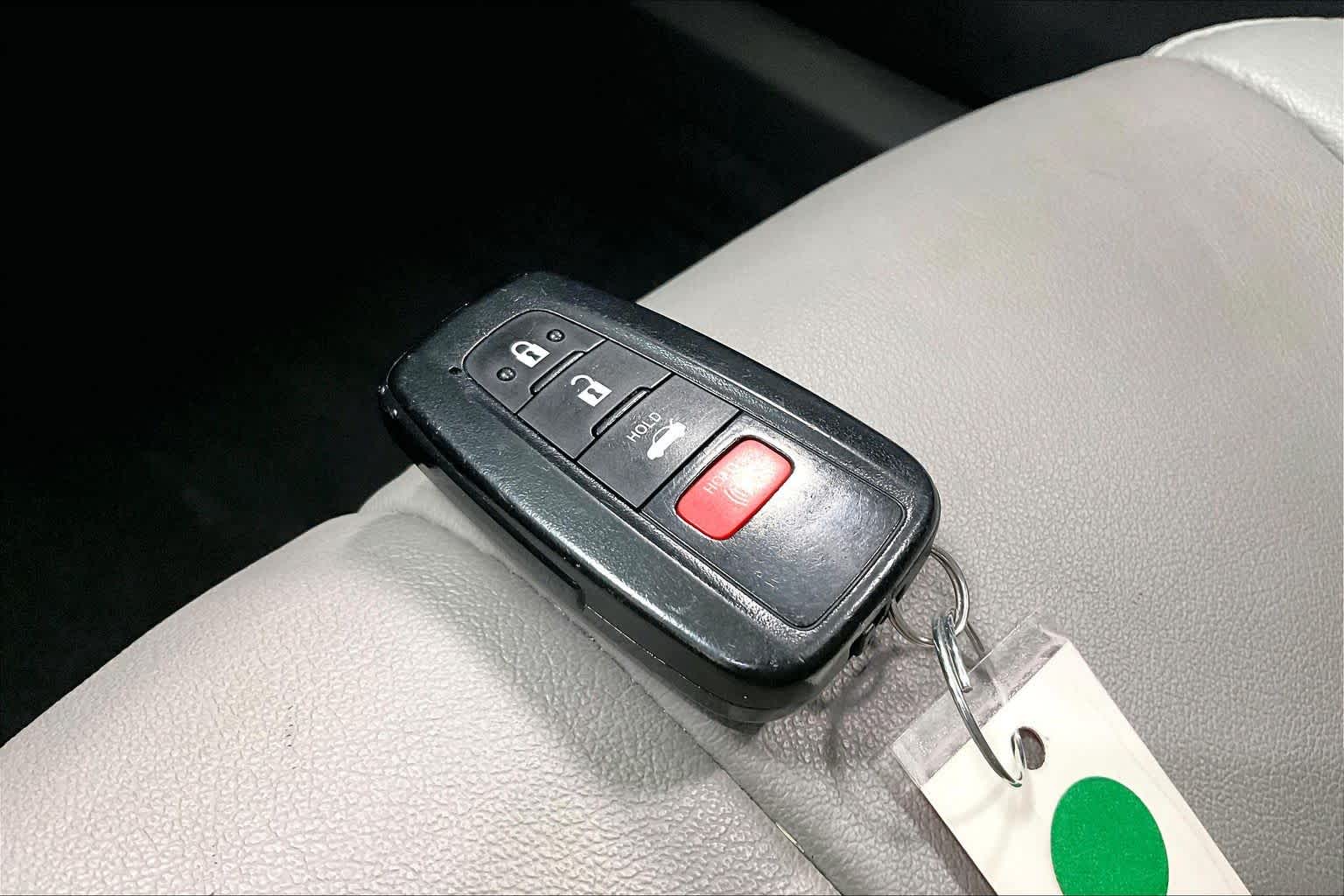 Thumbnail: 2021 Toyota Camry - 17