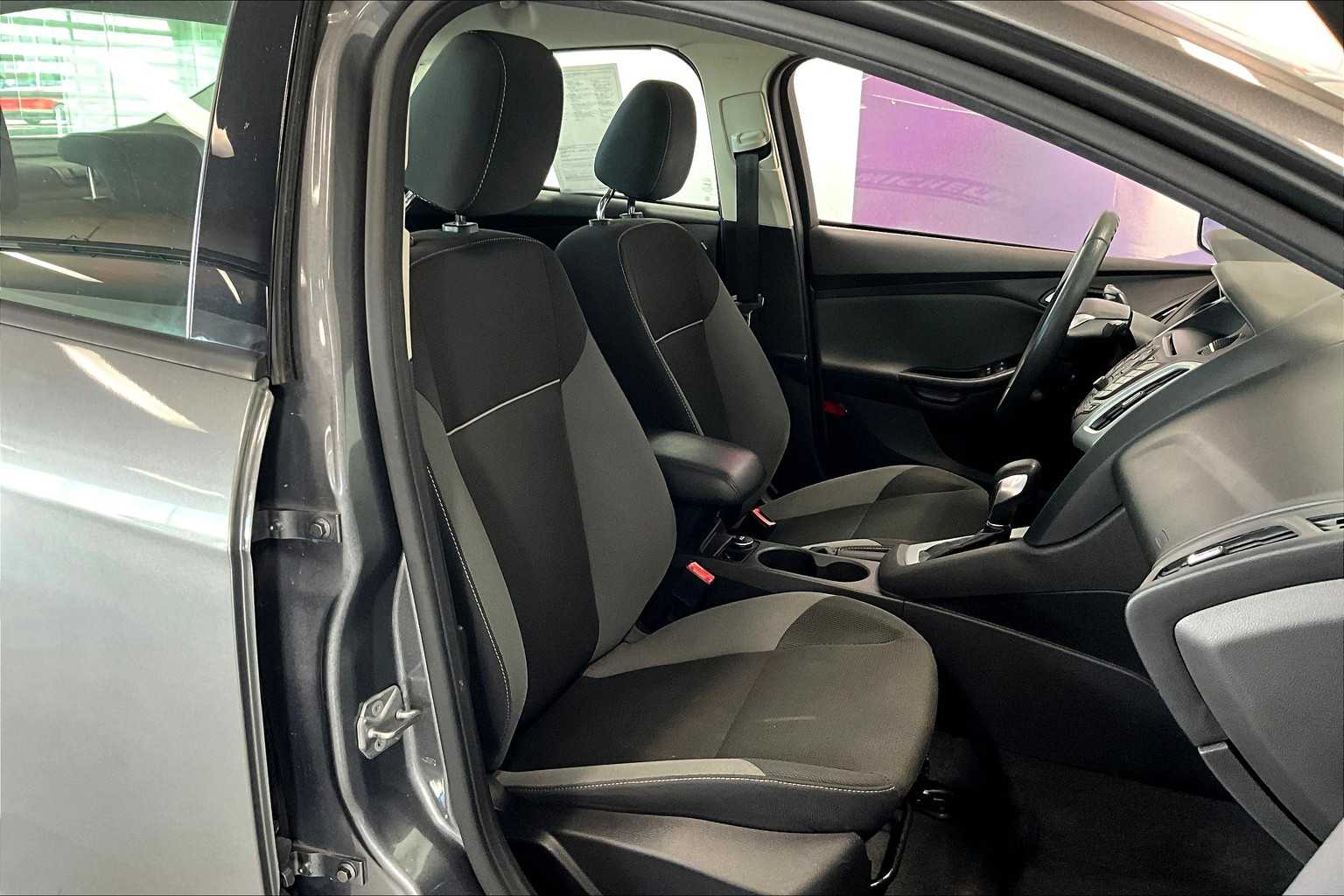 Thumbnail: 2012 Ford Focus - 12