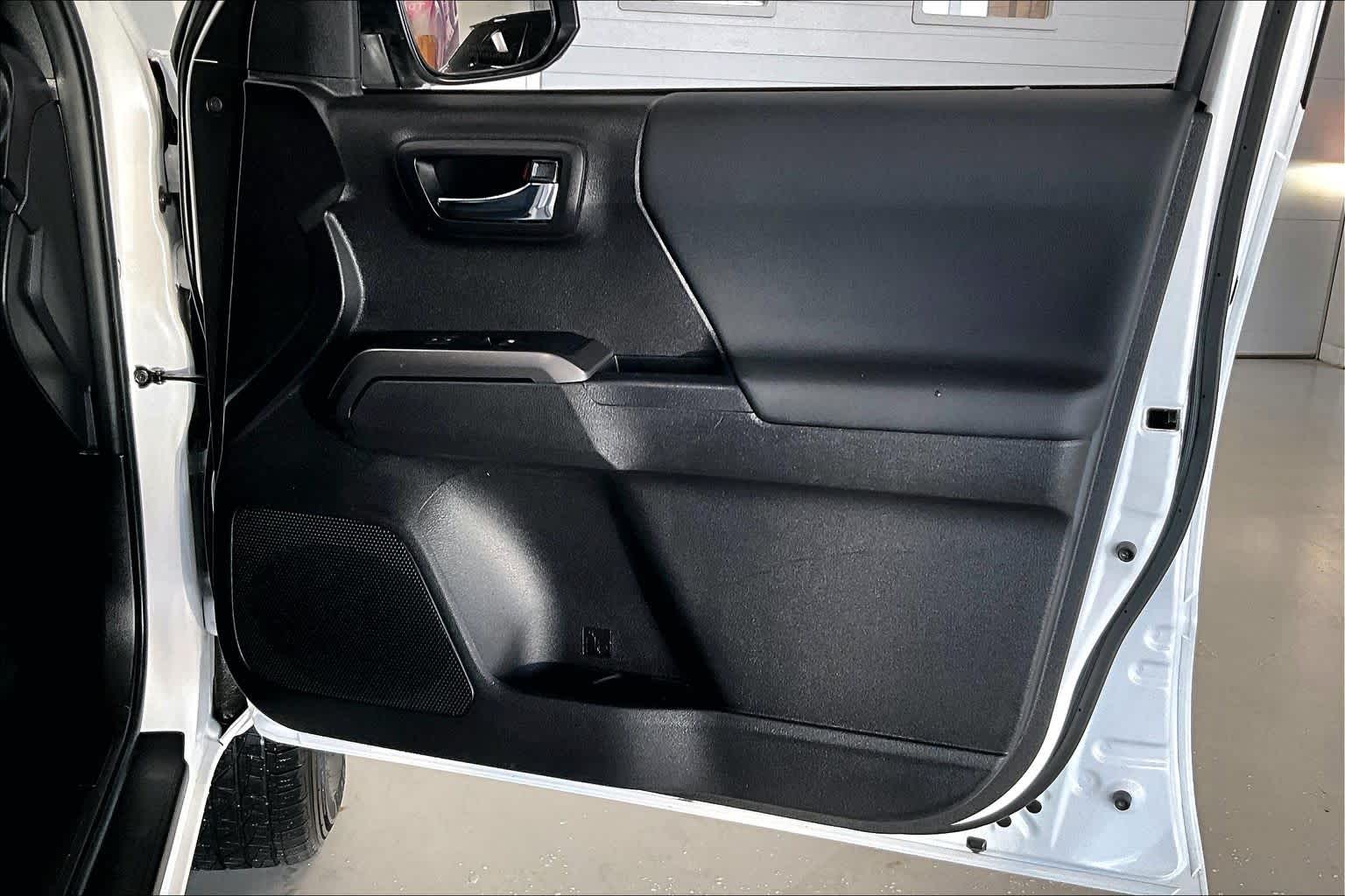 Thumbnail: 2023 Toyota Tacoma - 25