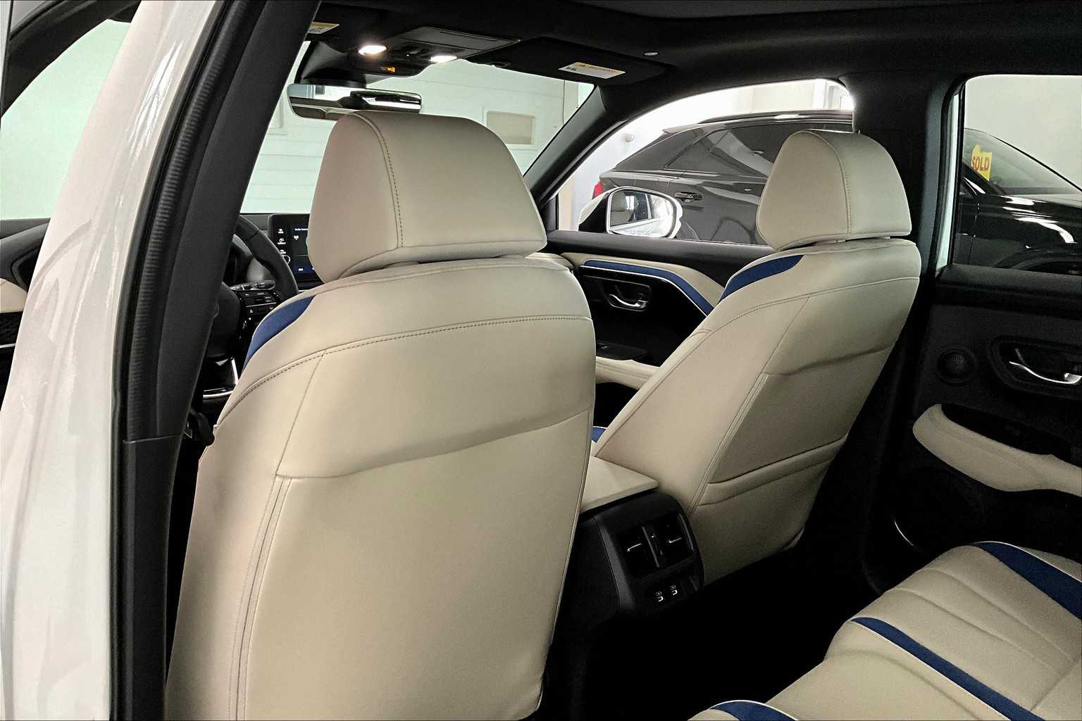 Thumbnail: 2025 Acura ADX - 11