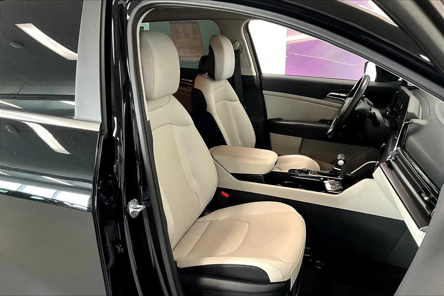 Thumbnail: 2023 Kia Sportage - 12