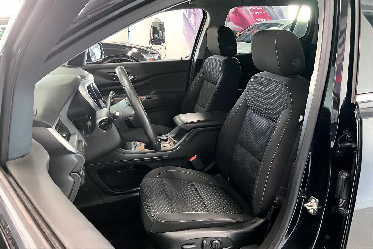 Thumbnail: 2023 GMC Acadia - 9