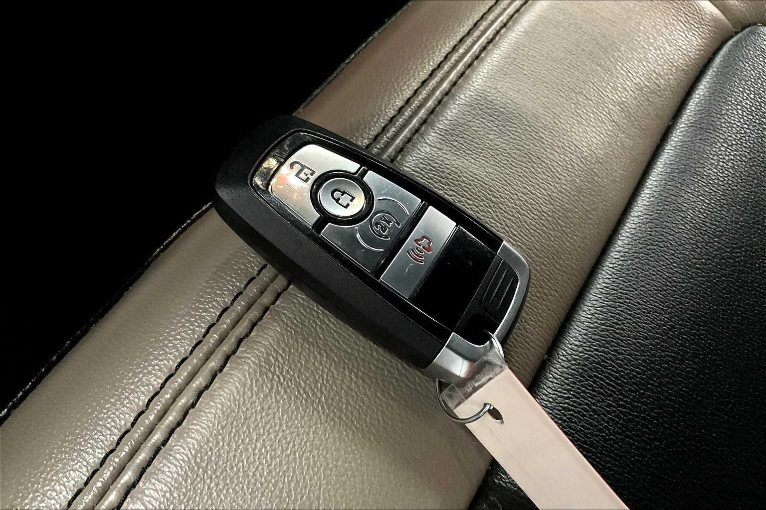 Thumbnail: 2021 Ford Bronco - 18