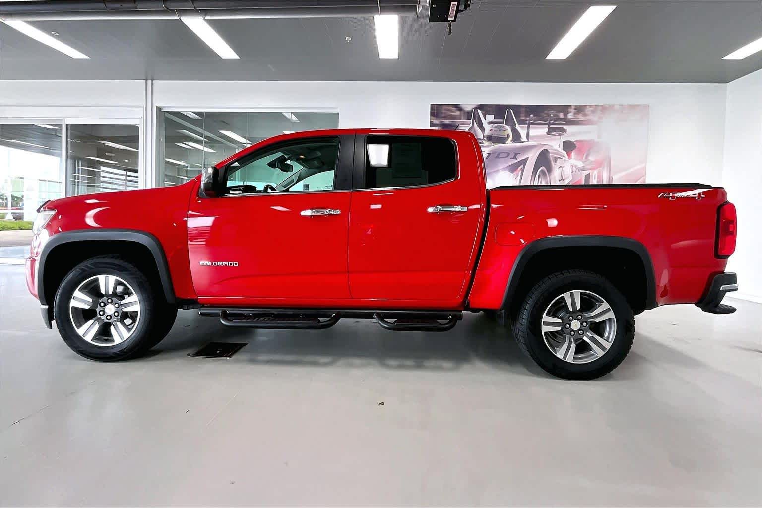 Thumbnail: 2016 Chevrolet Colorado - 3
