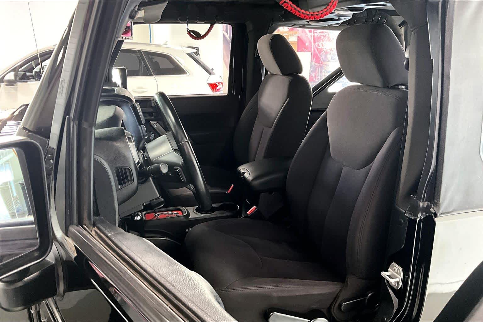 Thumbnail: 2014 Jeep Wrangler - 9