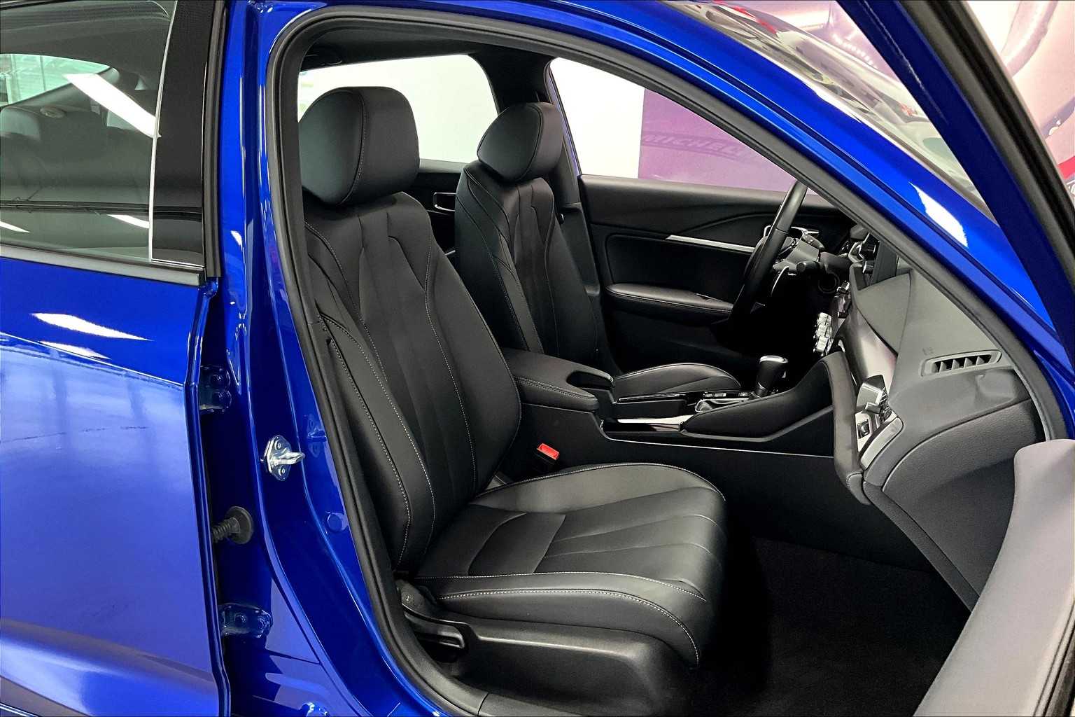 Thumbnail: 2025 Acura Integra - 12