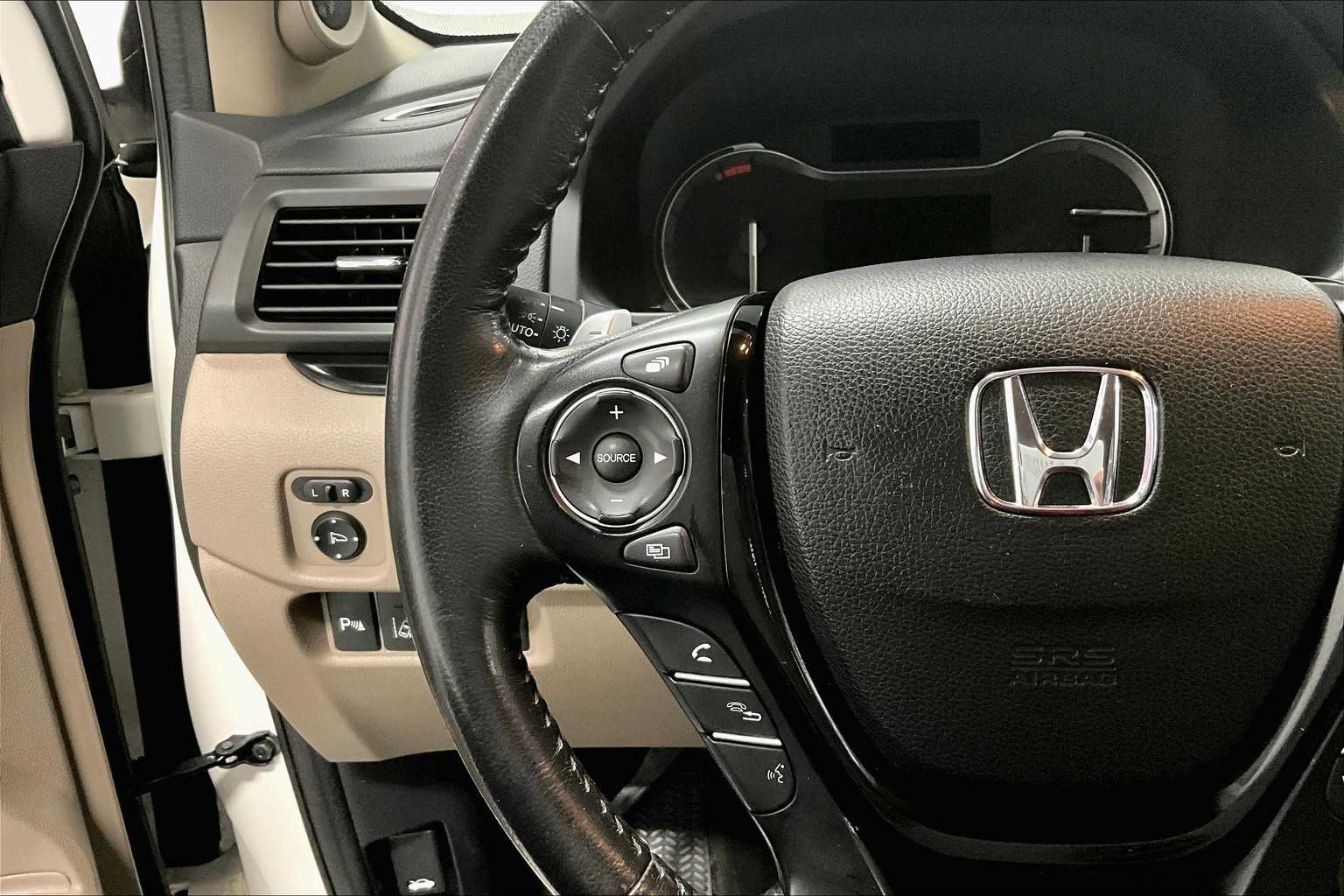 Thumbnail: 2016 Honda Pilot - 22
