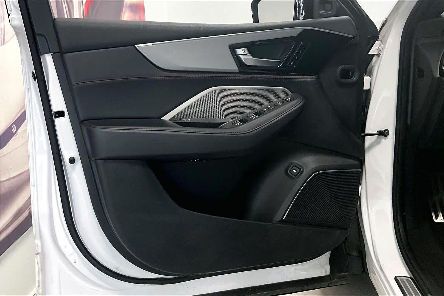 Thumbnail: 2023 Acura MDX - 25