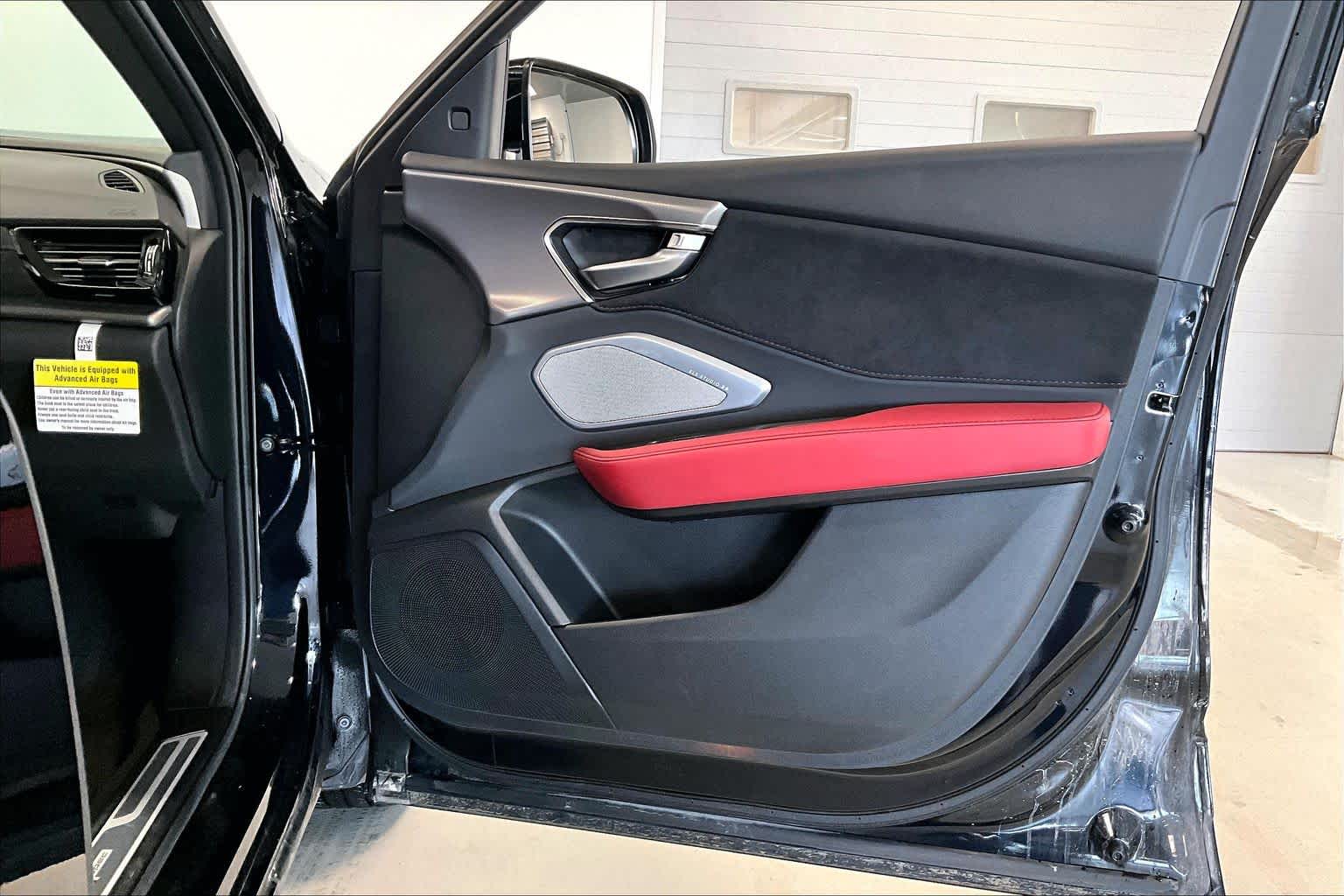 Thumbnail: 2025 Acura RDX - 26