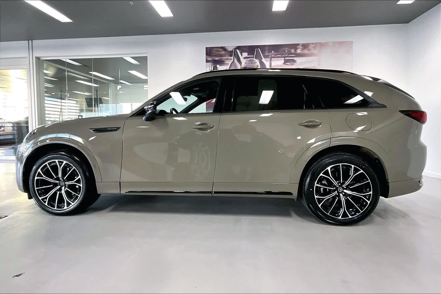 Thumbnail: 2025 Mazda CX-70 - 3