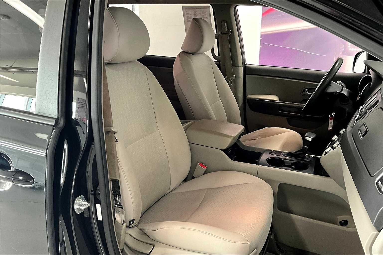 Thumbnail: 2017 Kia Sedona - 11